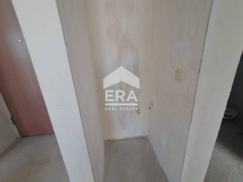 Тристаен източен апартамент за продажба, в жилищен комплекс Вива 3, кв