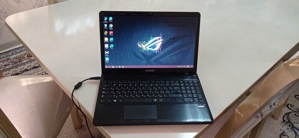 Noutbuk Samsung offesniy