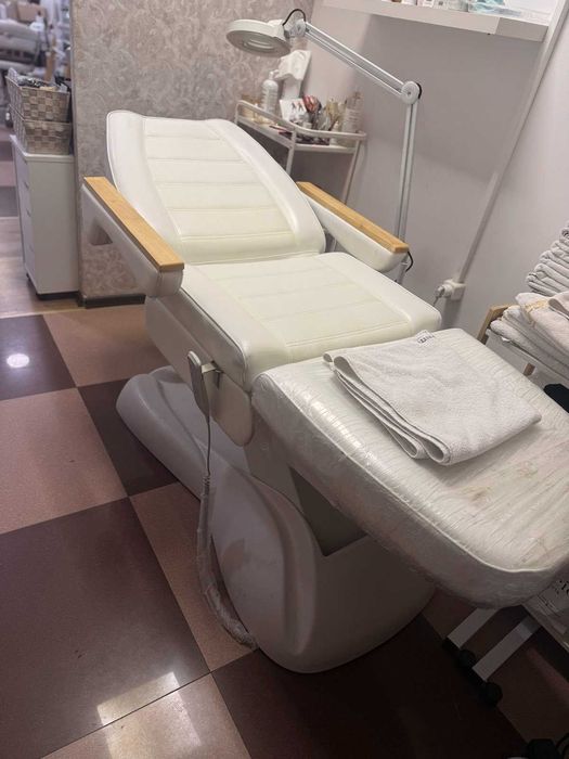 Електрическа кушетка  (4 мотора) 203 х 63/84 х 65/93 см бяла