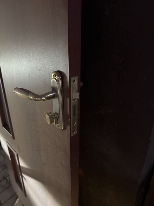 Продам дверь межкомнатную