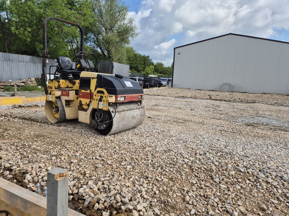 Услуги с мини багер. Хидравличен чук 150 кг,