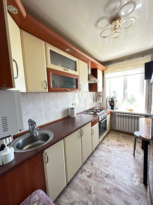 Продам 3х комн новой планировки , достык молл