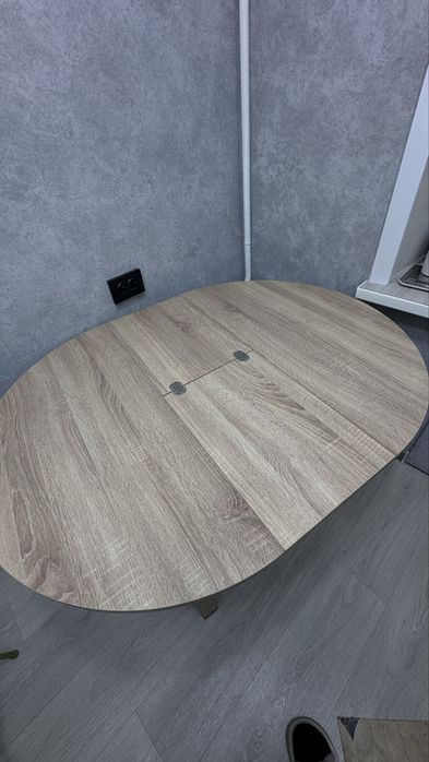 Круглый кухонный стол