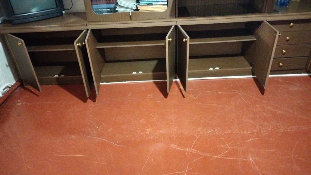 Стенка в зал коричневая