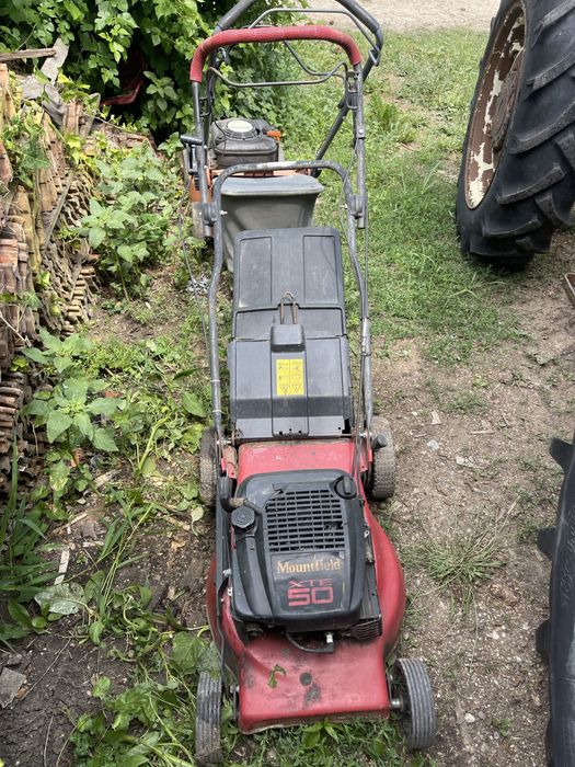 Vand 2 Cositoare de reparat
