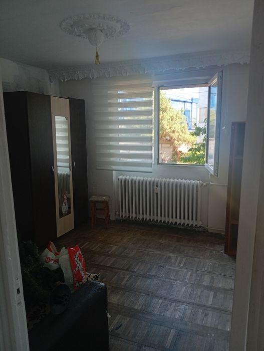 Vand apartament 2 camere semidecomandat