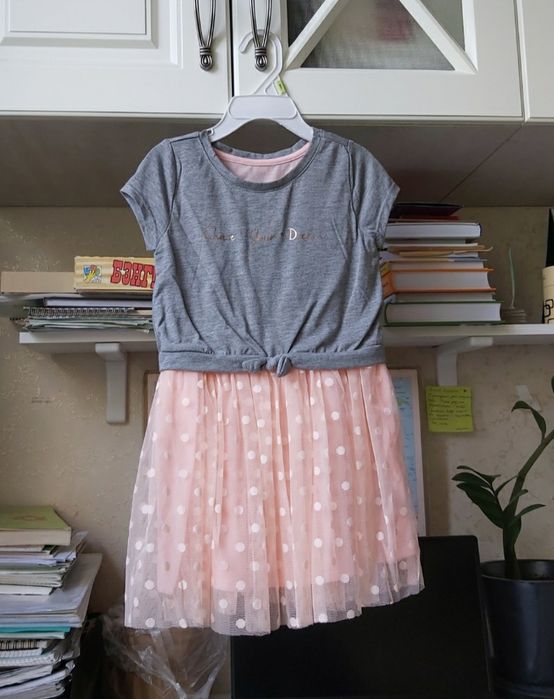 Платье красивое , с этикеткой