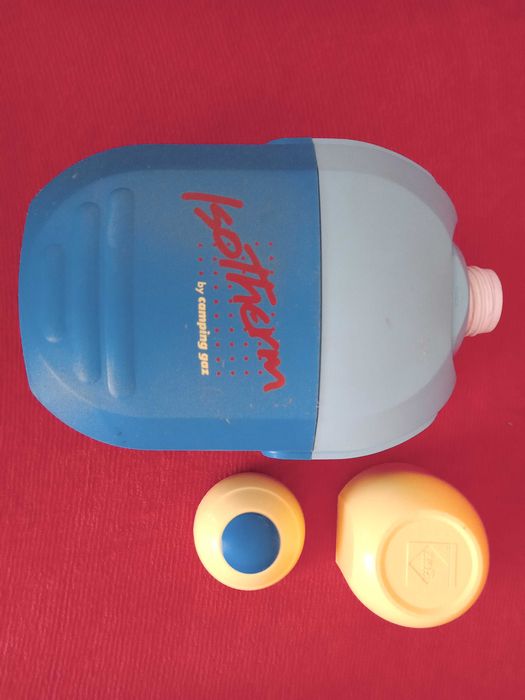 Туристически термос,,Izoterm,,Италия.Обем 1 л.Удароустойчив.Идеален.