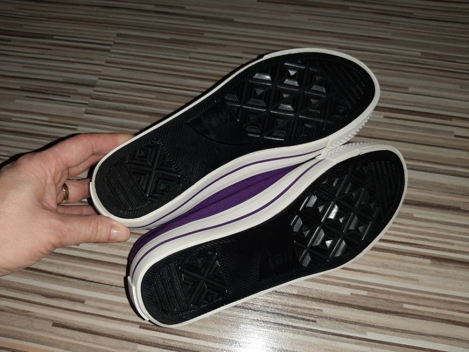 Tenisi New Look marime 38 (uk5)