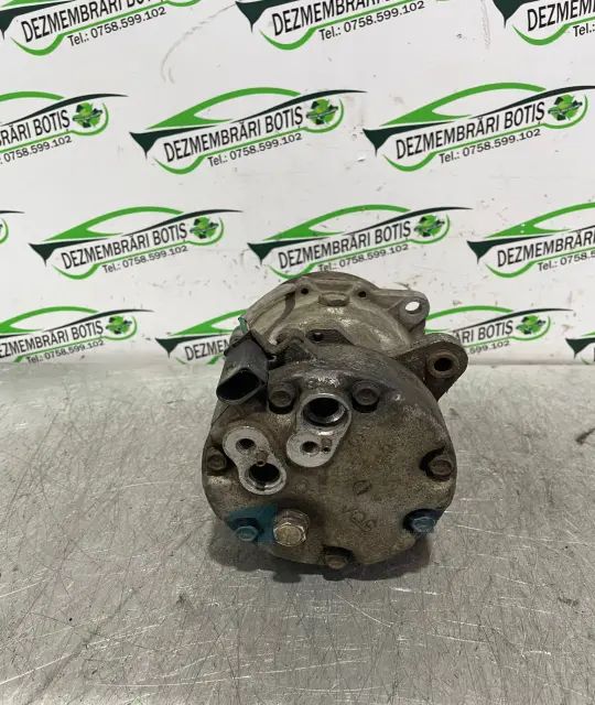 Compresor AC 1J0 820 803 F Volkswagen VW Golf 2001 1.4 MT (75 hp)