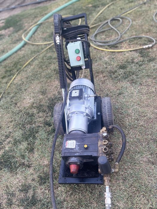 Vand Pompa Aparat de Spalat cu Presiune Trifazic Hawk HC 450