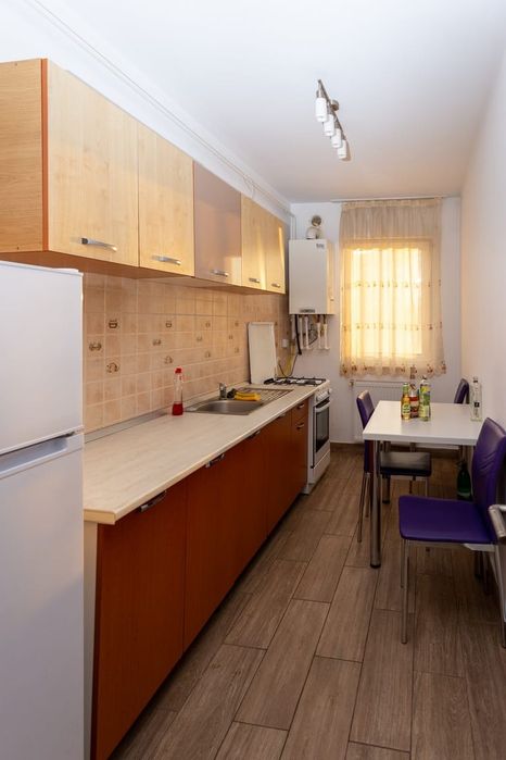 Inchiriez apartament Str Corneliu Coposu