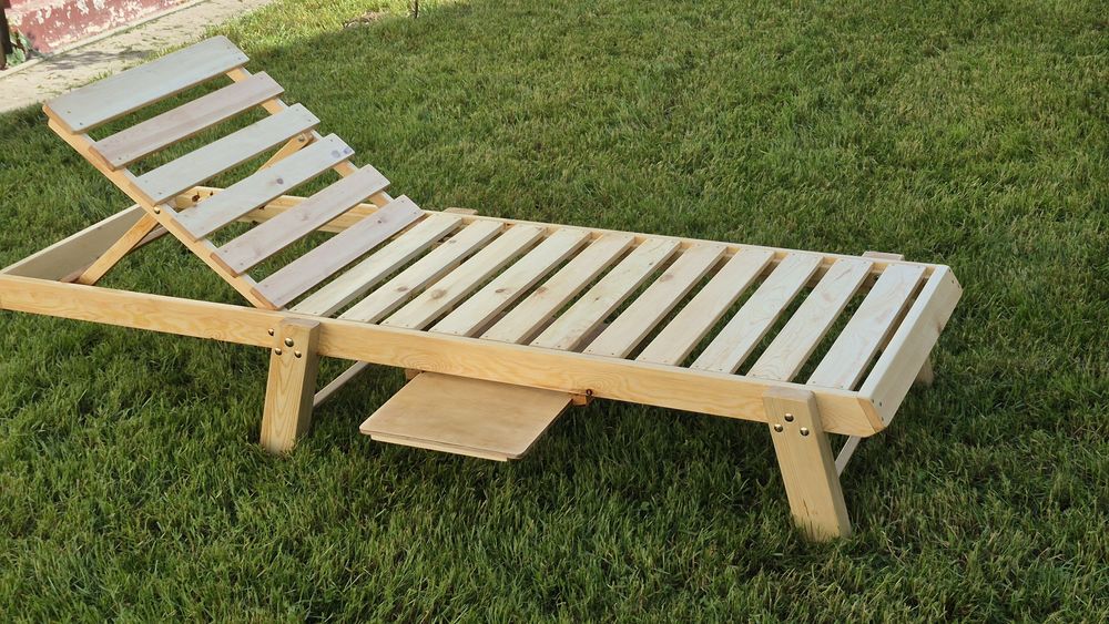 Шезлонг для бассейна