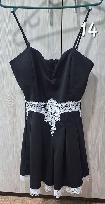 Vând rochii/salopeta