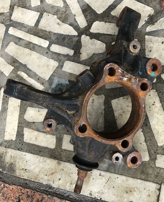 Цапфа левая subaru outback bs