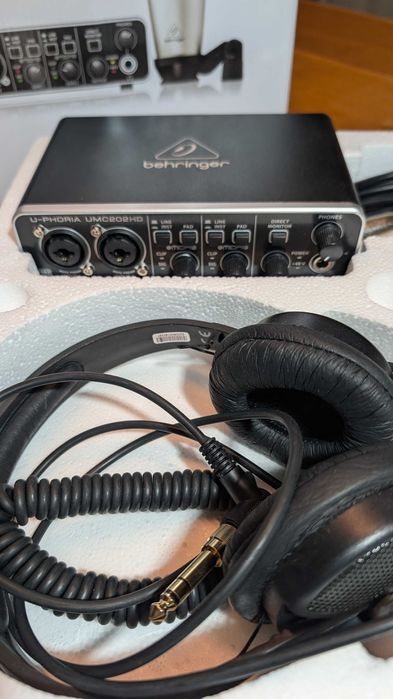 Behringer U-Phoria Studio PRO - Pachet pentru recording (studio)