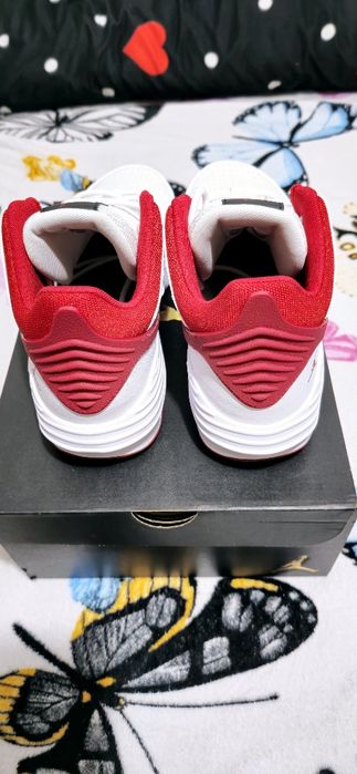 Jordan Max Aura 5 BG