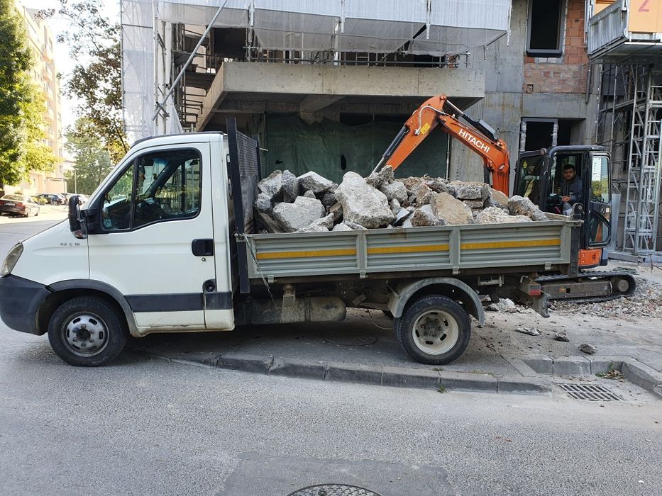 Inchirieri utilaje constructi bobcat perie miniexcavator picon