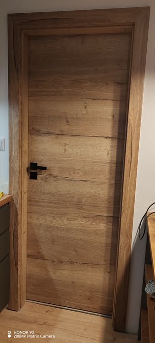 Montez, uși interioare, uși metalice,tâmplărie PVC ,