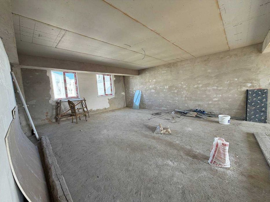 Продаётся 2х комн квартира Мансарда на 4 этаже  Киви Шайх ул олам