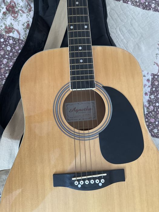 Гитара модельAAG-E120 Agnetha