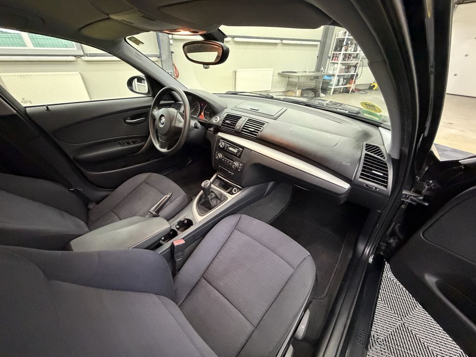 BMW 1 Series 2010 — imagine 5