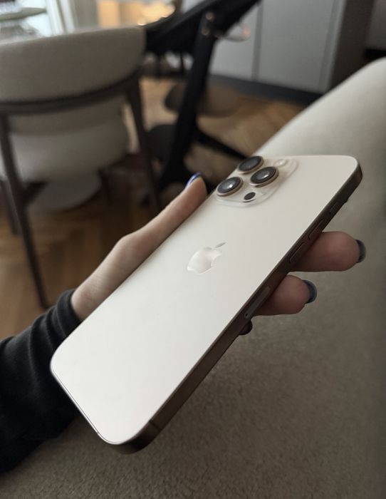 Vand urgent Iphone 16 pro max 512 gb dust