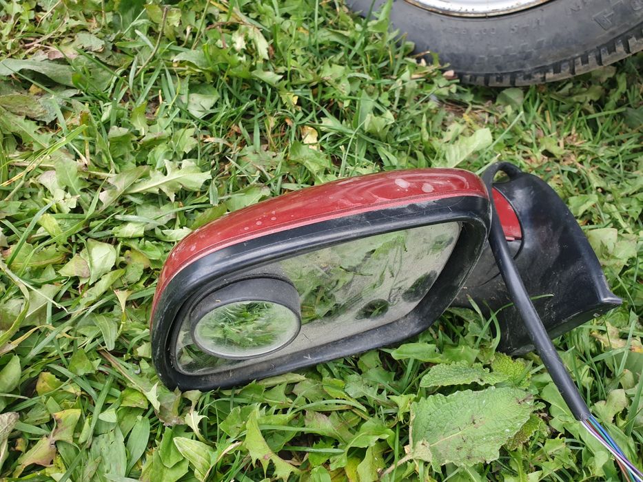 Faruri pentru diverse masini. Oglinzi laterale.