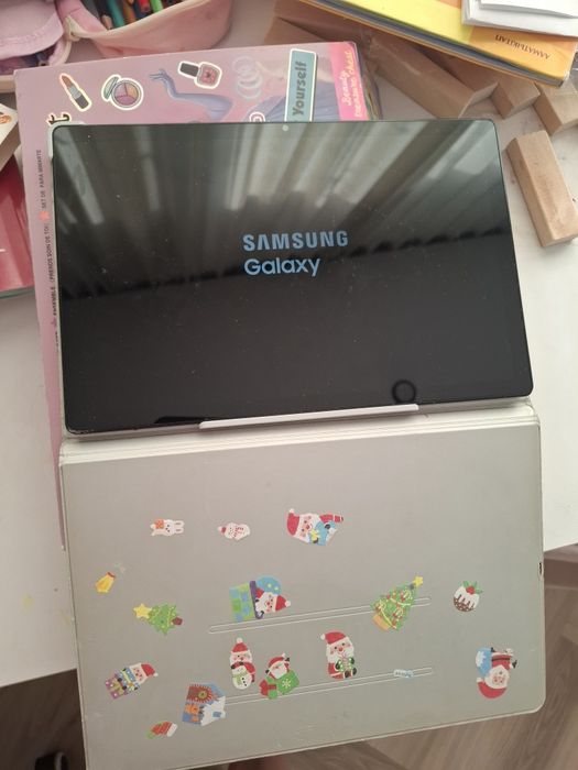 Планшет самсунг А 8