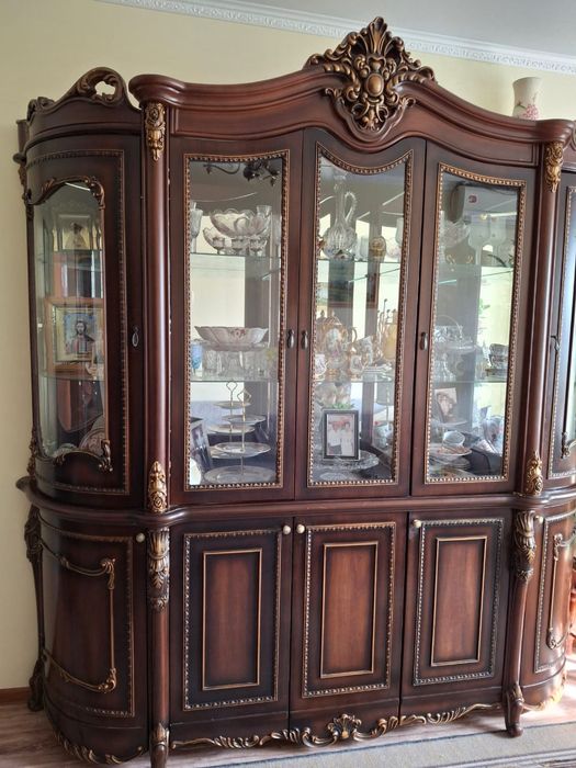 Стенка, Сервиз в хорошем состоянии