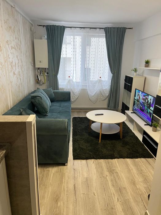 Ofer spre închiriere garsoniera