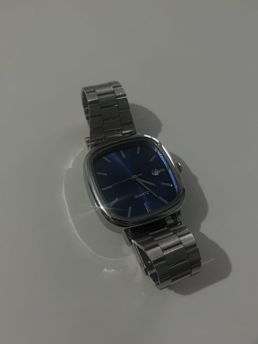 Часы кварцевыеее