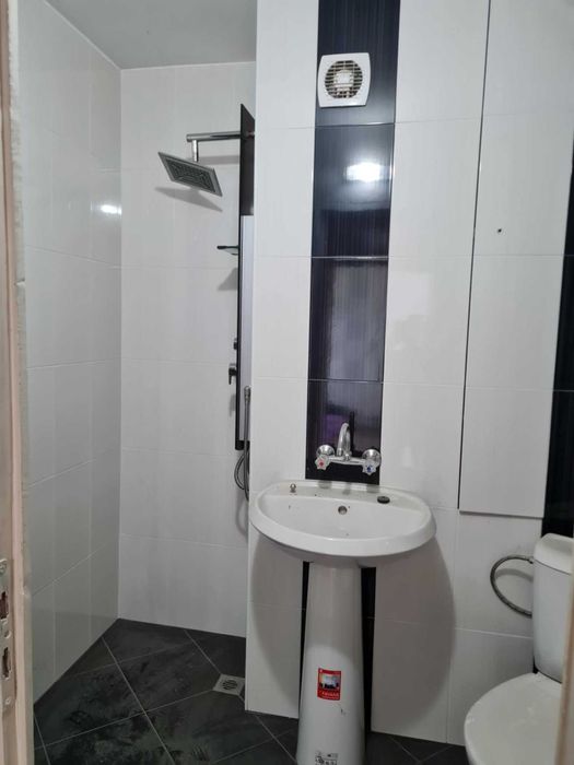 Продава се Тристаен апартамент в Плевен, Дружба 4 - 98 кв.м за 898 €/кв.м - Снимка #2