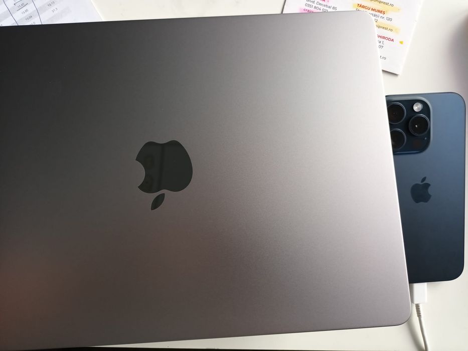 Macbook air M3 ca nou