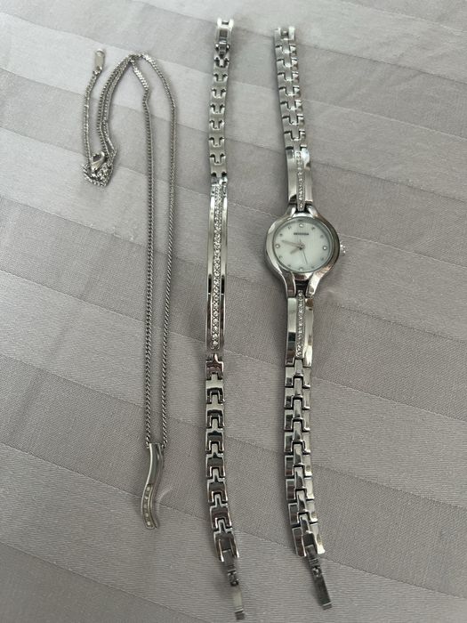 Подаръчен комплект- часовник, гривна и колие Sekonda