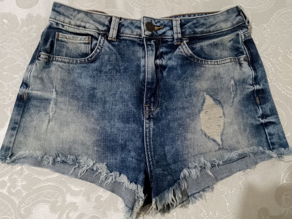 Дамски къси дънкови панталонки Bershka