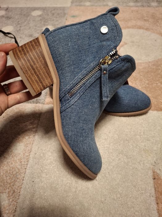 Ghete noi originali marimea 35