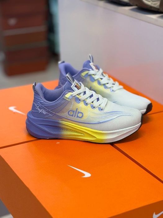 Женские кросовки