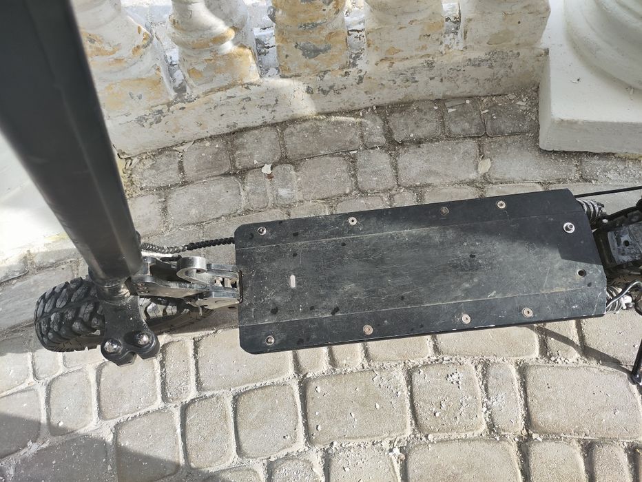 Продам электросамокат СРОЧНОО