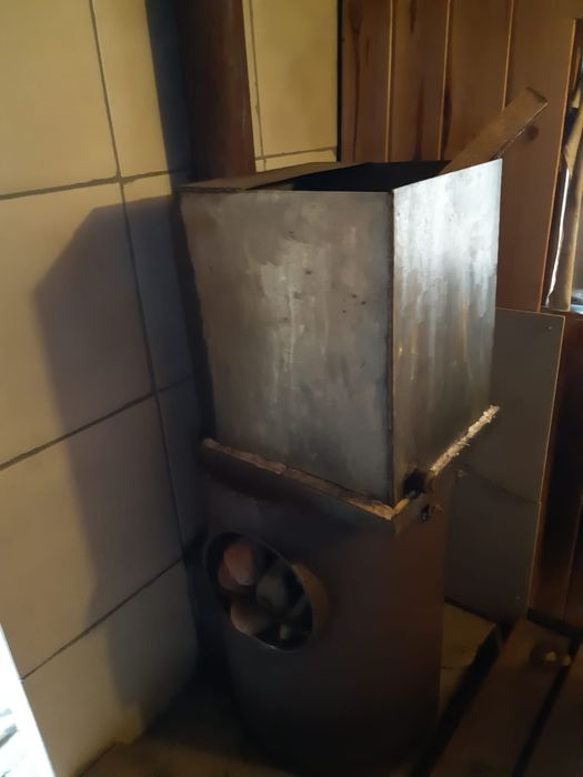 Продаётся 4- комнатный дом на Защите