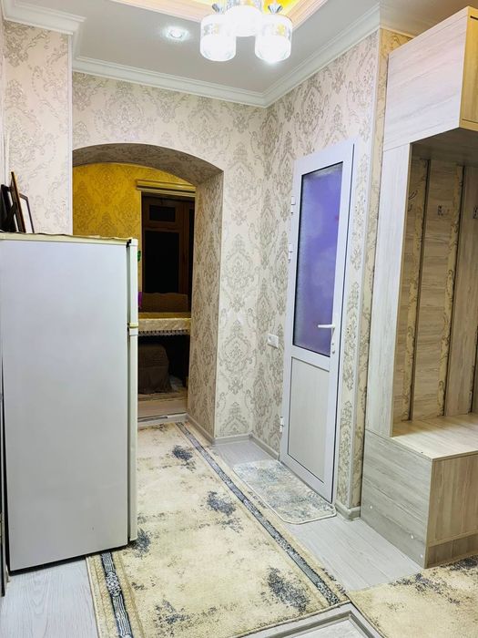 Ko'p qavatli uylarning,7-qavatidagi 2 xonali xonadon sotiladi