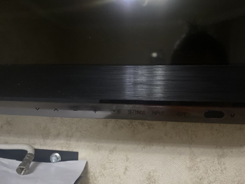 Телевизор LG метровый