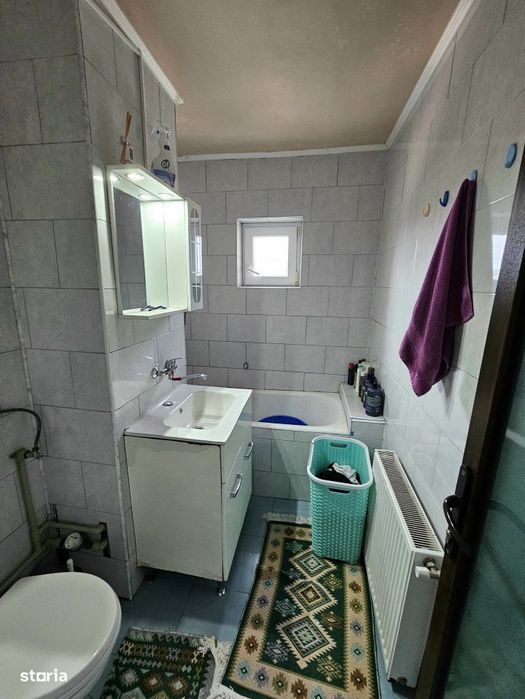 Apartament 4 camere, 78 mp, 2 bai, 2 balcoane – zona linistita, str.