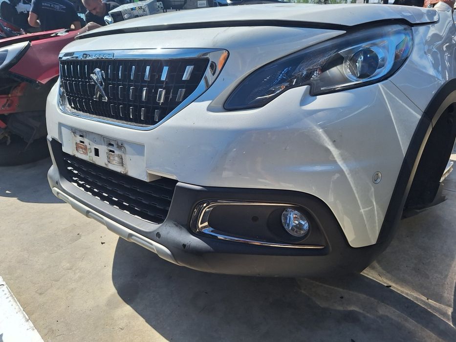 Предна броня с парктроници Peugeot 2008 / Пежо 2008 2016г.