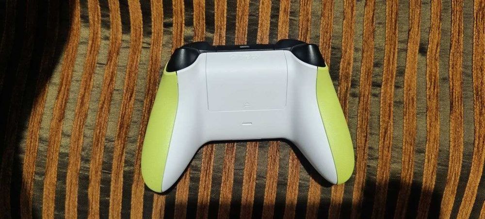 Xbox Wireless Controller Series S/X Electric Volt