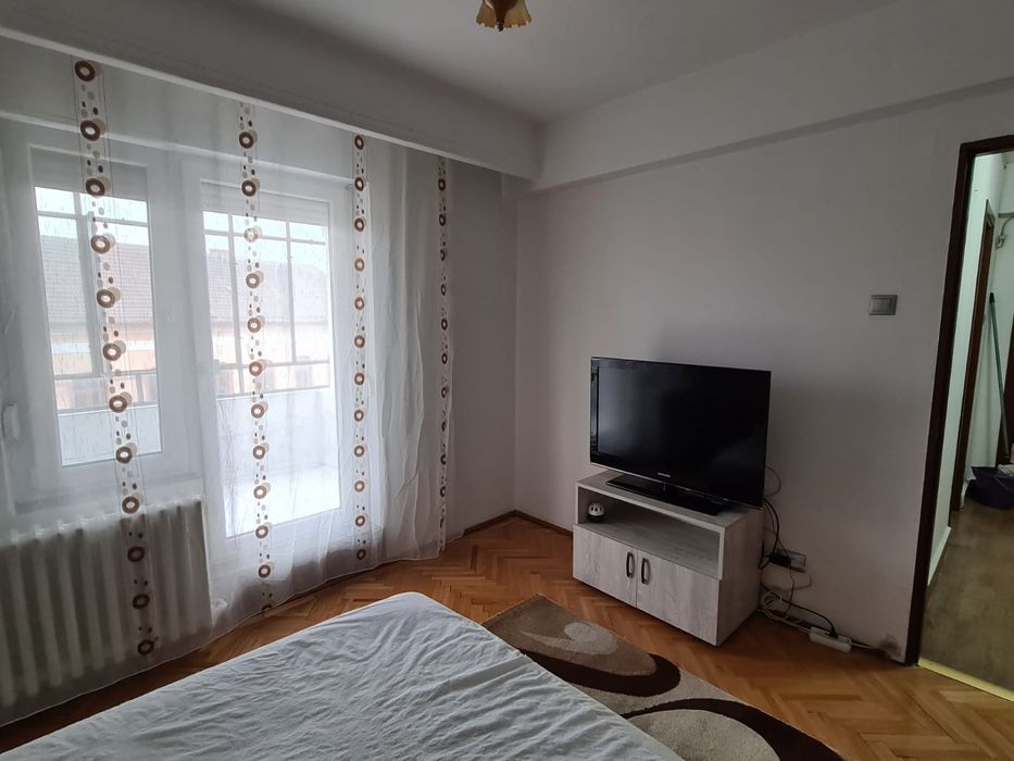 Chirie Ap 2 cam. DECEBAL