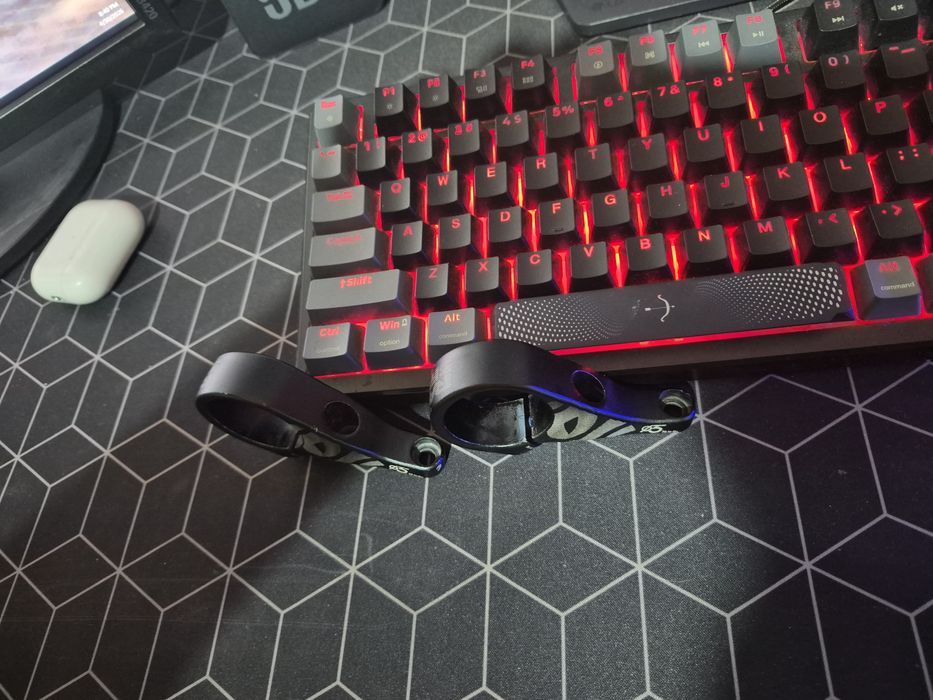 Vand Pipa Downhil RaceFace Atlas