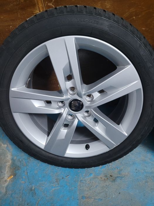 Jante Seat Leon FR 5F  R17  7J  et 49 cu anv iarna 205 50 17 Goodyear