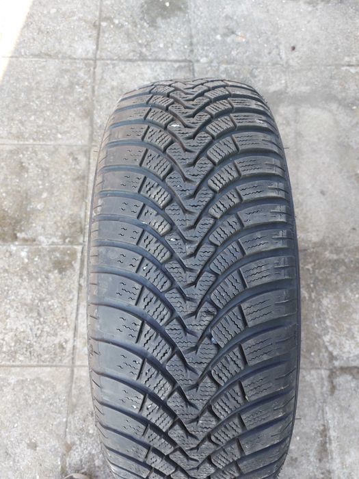 Продавам гума FALKEN за резервна