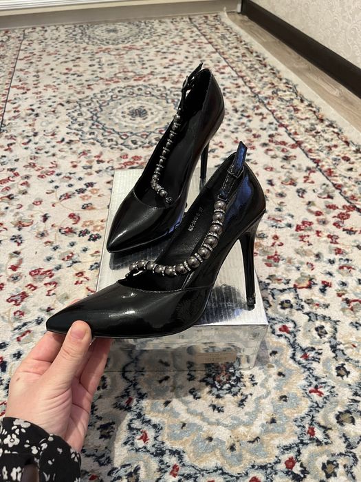 Шикарные обуви одам 4 пар обуви за 10.000 тысяч